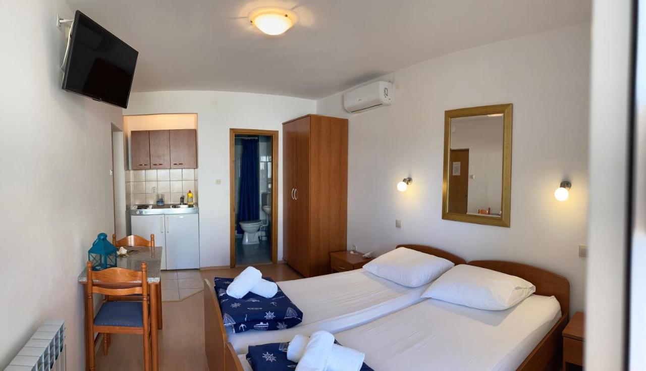Sunrise Apartments And Studio Apartments 1 Локва-Рогозниця Екстер'єр фото