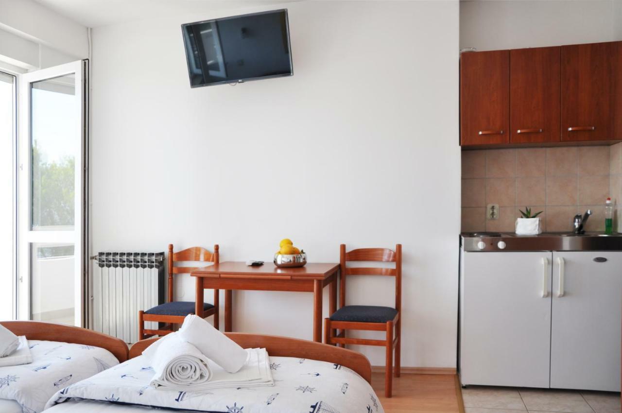 Sunrise Apartments And Studio Apartments 1 Локва-Рогозниця Екстер'єр фото